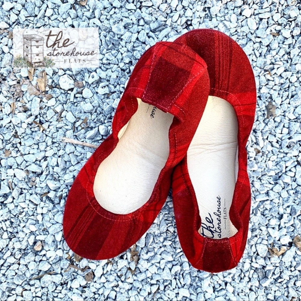 Storehouse Flats Christmas Classic *Brand New*